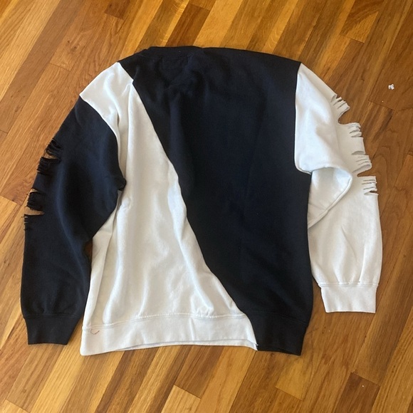 Carmar Women’s Black and White Distressed Sweatshirt Size S - Picture 8 of 8